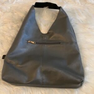 Reversible tote. Black or gray… Your choice